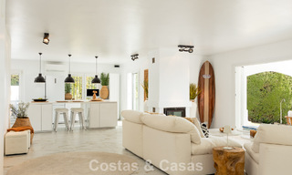 Prachtig, eigentijds gerenoveerde, Andalusische villa met panoramisch zeezicht te koop in Sotogrande, Costa del Sol 799864 