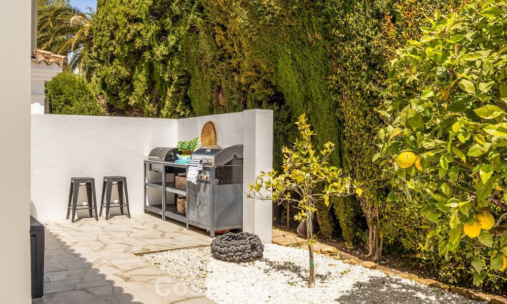 Prachtig, eigentijds gerenoveerde, Andalusische villa met panoramisch zeezicht te koop in Sotogrande, Costa del Sol 799869