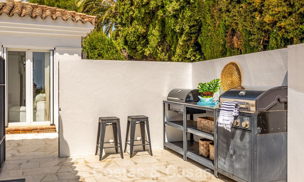 Prachtig, eigentijds gerenoveerde, Andalusische villa met panoramisch zeezicht te koop in Sotogrande, Costa del Sol 799870