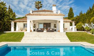 Prachtig, eigentijds gerenoveerde, Andalusische villa met panoramisch zeezicht te koop in Sotogrande, Costa del Sol 799877 