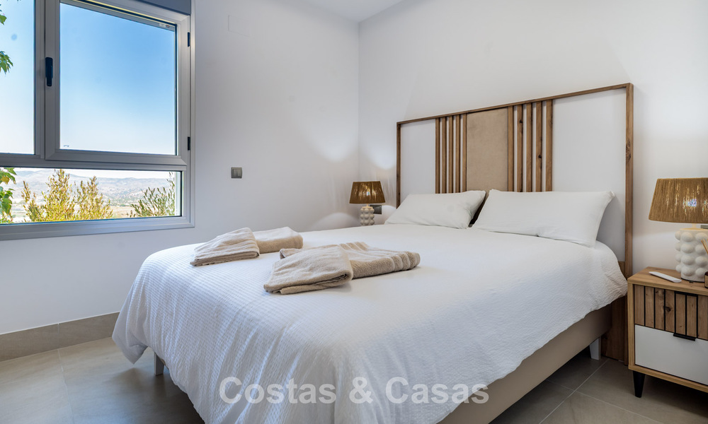 Zeer lichtrijk appartement met ruim loungeterras te koop in La Cala Golf in Mijas, Costa del Sol 799949