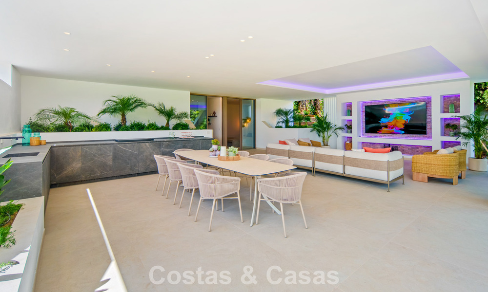 Hedendaagse design villa met panoramisch uitzicht te koop in Nueva Andalucia’s golfvallei, Marbella 800124