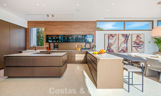 Hedendaagse design villa met panoramisch uitzicht te koop in Nueva Andalucia’s golfvallei, Marbella 800135 