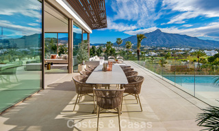 Hedendaagse design villa met panoramisch uitzicht te koop in Nueva Andalucia’s golfvallei, Marbella 800146 