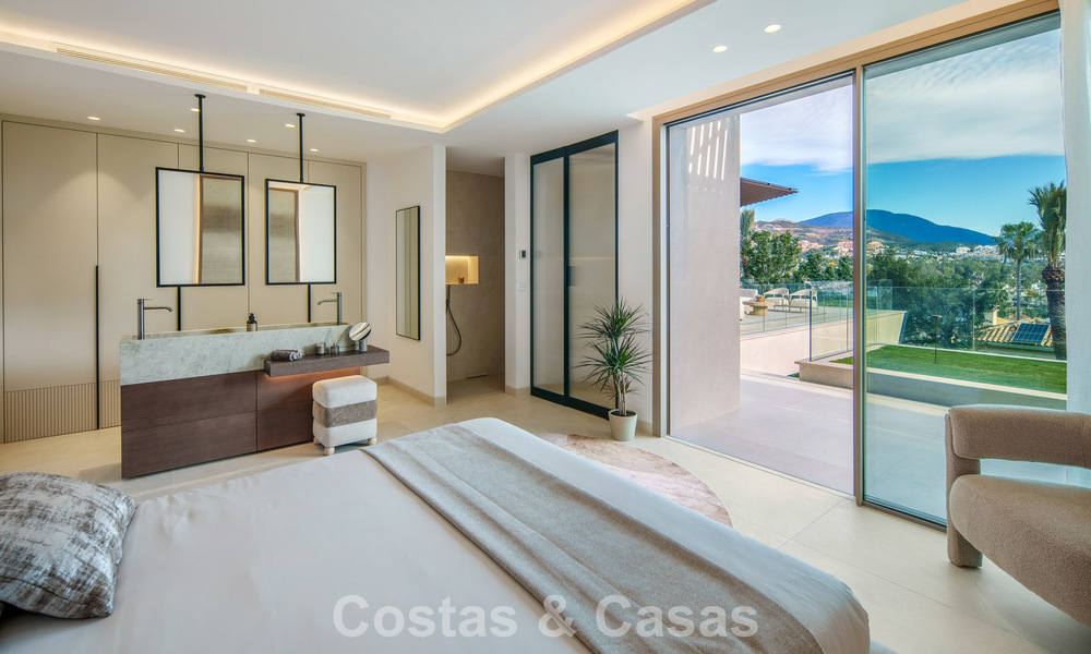 Hedendaagse design villa met panoramisch uitzicht te koop in Nueva Andalucia’s golfvallei, Marbella 800156