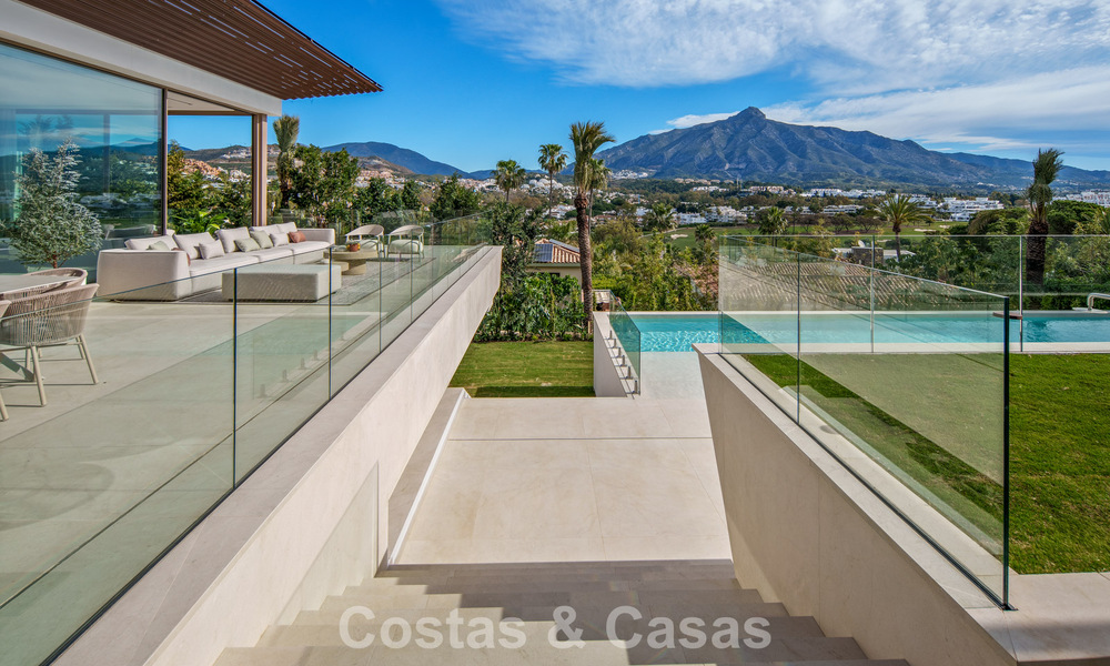 Hedendaagse design villa met panoramisch uitzicht te koop in Nueva Andalucia’s golfvallei, Marbella 800169