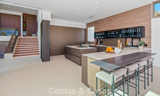 Hedendaagse design villa met panoramisch uitzicht te koop in Nueva Andalucia’s golfvallei, Marbella 800173 