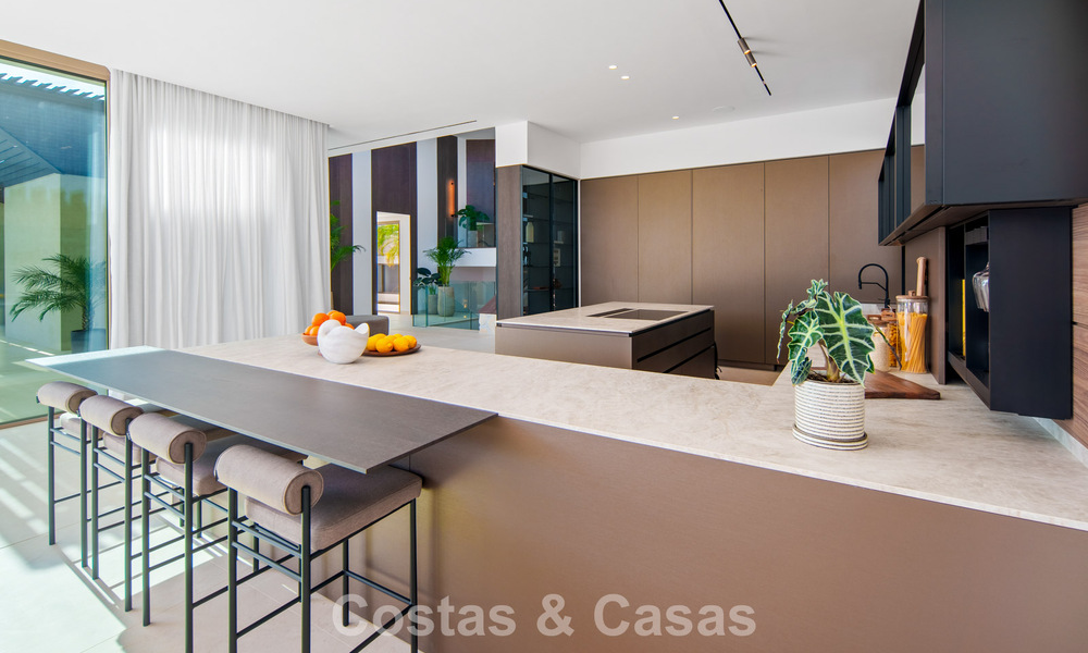 Hedendaagse design villa met panoramisch uitzicht te koop in Nueva Andalucia’s golfvallei, Marbella 800174