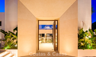 Hedendaagse design villa met panoramisch uitzicht te koop in Nueva Andalucia’s golfvallei, Marbella 800195 