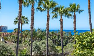 Gerenoveerde, halfvrijstaande villa te koop met zeezicht aan de golfbaan ten Oosten van Marbella 800240 