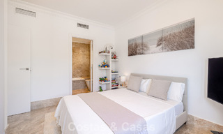 Gerenoveerde, halfvrijstaande villa te koop met zeezicht aan de golfbaan ten Oosten van Marbella 800246 