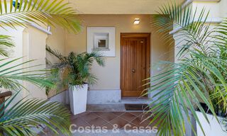Gerenoveerde, halfvrijstaande villa te koop met zeezicht aan de golfbaan ten Oosten van Marbella 800255 