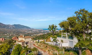 Moderne luxevilla met eigentijdse bouwstijl te koop met panoramisch uitzicht in de heuvels van Marbella Oost 800266 