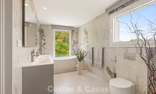 Moderne luxevilla met eigentijdse bouwstijl te koop met panoramisch uitzicht in de heuvels van Marbella Oost 800278 