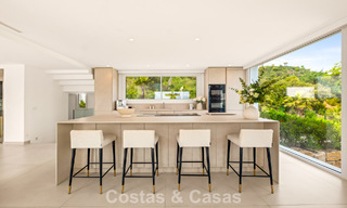 Moderne luxevilla met eigentijdse bouwstijl te koop met panoramisch uitzicht in de heuvels van Marbella Oost 800280 