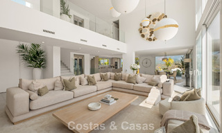 Moderne luxevilla met eigentijdse bouwstijl te koop met panoramisch uitzicht in de heuvels van Marbella Oost 800282 