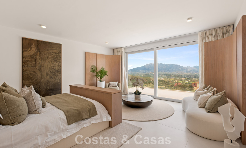 Moderne luxevilla met eigentijdse bouwstijl te koop met panoramisch uitzicht in de heuvels van Marbella Oost 800296