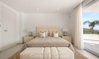 Moderne luxevilla met eigentijdse bouwstijl te koop met panoramisch uitzicht in de heuvels van Marbella Oost 800298 