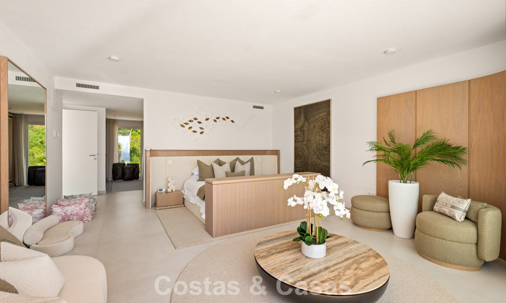 Moderne luxevilla met eigentijdse bouwstijl te koop met panoramisch uitzicht in de heuvels van Marbella Oost 800315
