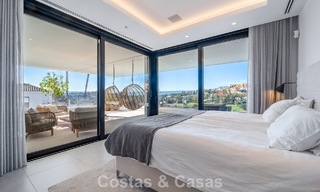 Gesofisticeerde luxevilla te koop met panoramisch uitzicht in Nueva Andalucia’s begeerde golfvallei, Marbella 800330 