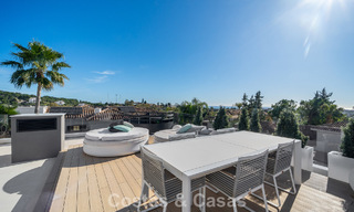 Gesofisticeerde luxevilla te koop met panoramisch uitzicht in Nueva Andalucia’s begeerde golfvallei, Marbella 800336 
