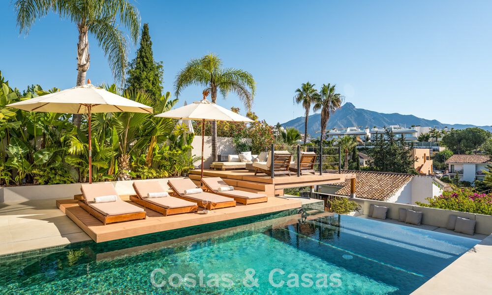 Modern, gerenoveerd luxevilla met prachtig uitzicht te koop in Nueva Andalucia, Marbella 800345