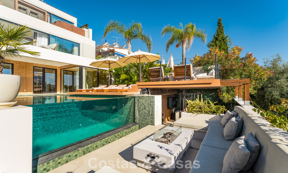 Modern, gerenoveerd luxevilla met prachtig uitzicht te koop in Nueva Andalucia, Marbella 800351