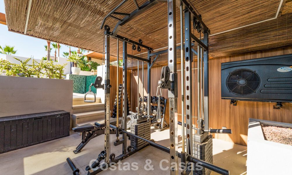 Modern, gerenoveerd luxevilla met prachtig uitzicht te koop in Nueva Andalucia, Marbella 800354