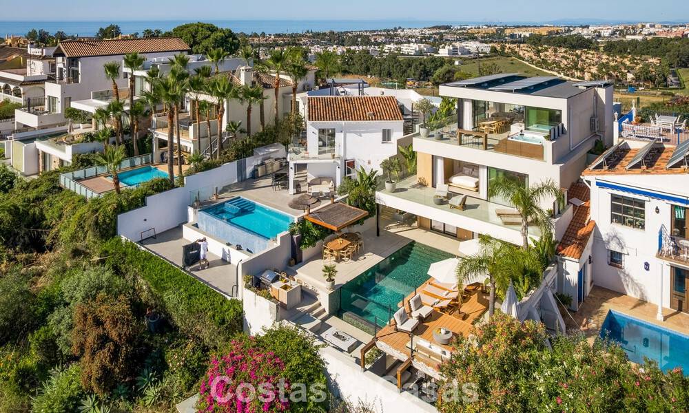 Modern, gerenoveerd luxevilla met prachtig uitzicht te koop in Nueva Andalucia, Marbella 800369