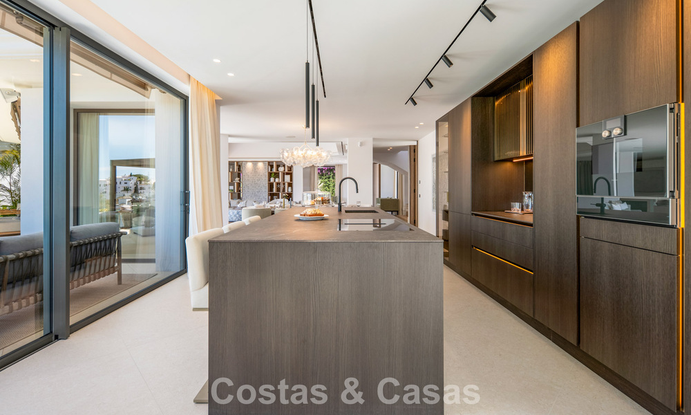 Moderne mediterrane luxevilla te koop in een afgeschermde community in Marbella - Benahavis 800402