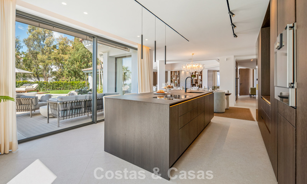 Moderne mediterrane luxevilla te koop in een afgeschermde community in Marbella - Benahavis 800403