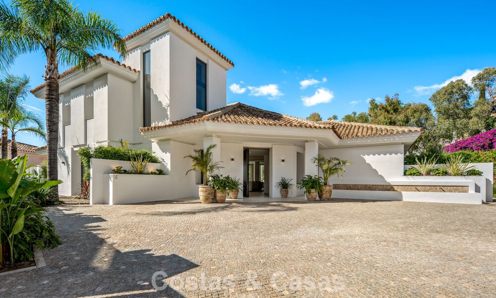 Moderne mediterrane luxevilla te koop in een afgeschermde community in Marbella - Benahavis 800405