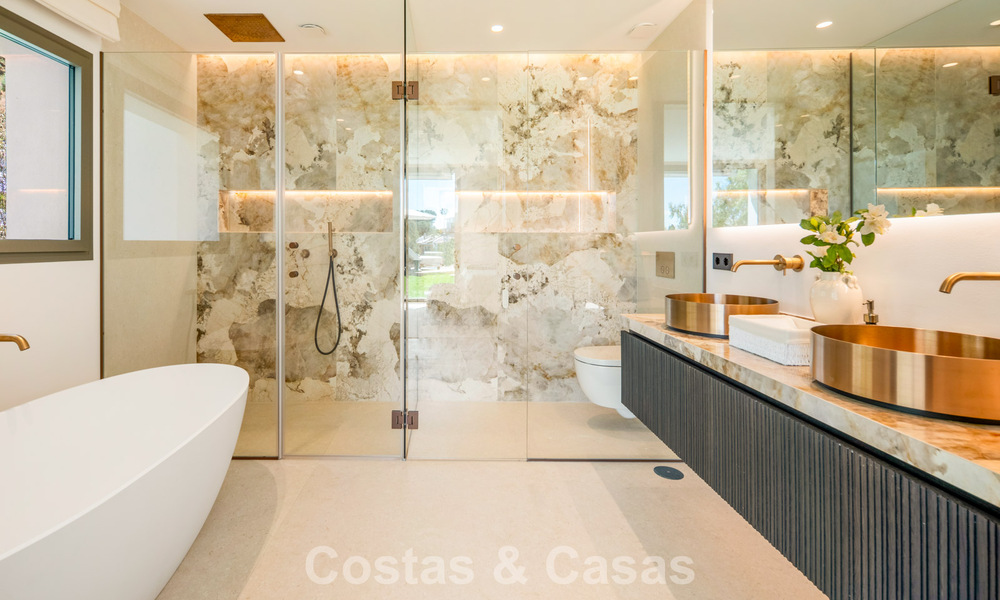 Moderne mediterrane luxevilla te koop in een afgeschermde community in Marbella - Benahavis 800438