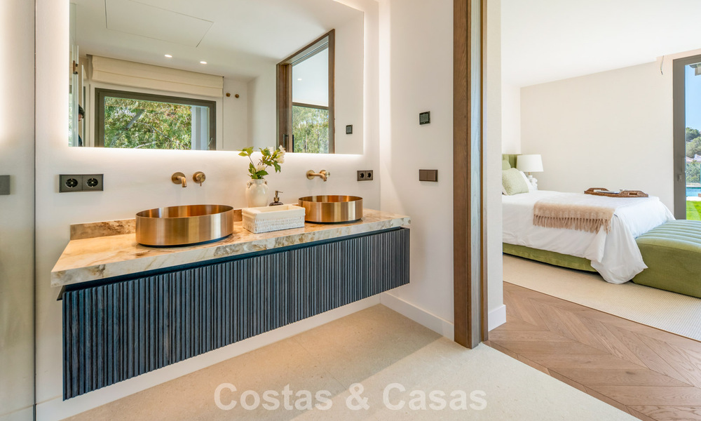 Moderne mediterrane luxevilla te koop in een afgeschermde community in Marbella - Benahavis 800440