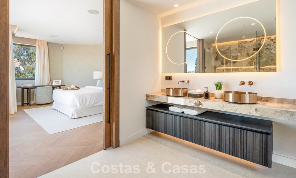 Moderne mediterrane luxevilla te koop in een afgeschermde community in Marbella - Benahavis 800448