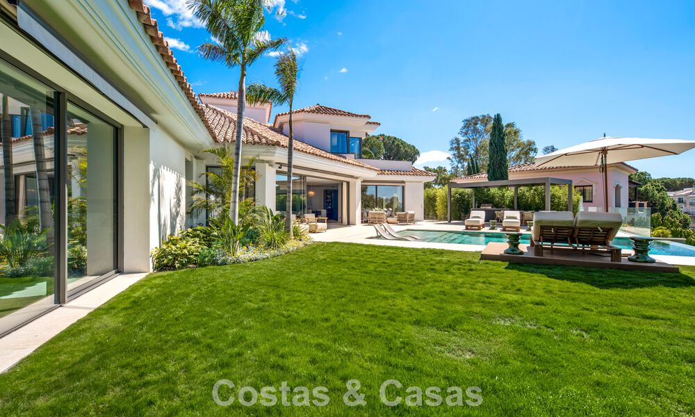 Moderne mediterrane luxevilla te koop in een afgeschermde community in Marbella - Benahavis 800457