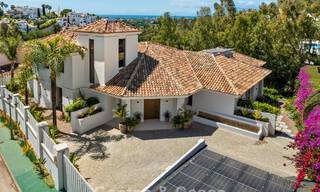 Moderne mediterrane luxevilla te koop in een afgeschermde community in Marbella - Benahavis 800474 