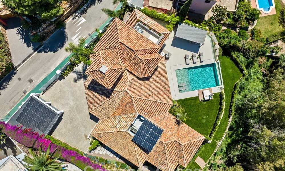 Moderne mediterrane luxevilla te koop in een afgeschermde community in Marbella - Benahavis 800475