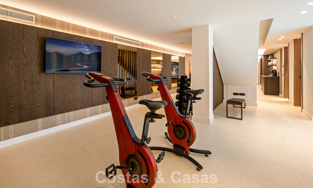 Moderne mediterrane luxevilla te koop in een afgeschermde community in Marbella - Benahavis 800510