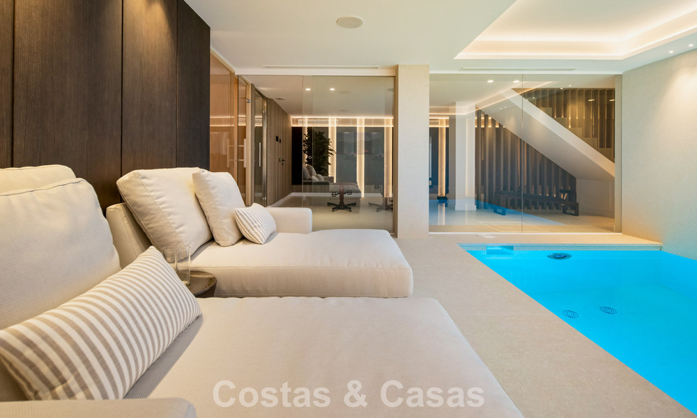 Moderne mediterrane luxevilla te koop in een afgeschermde community in Marbella - Benahavis 800514