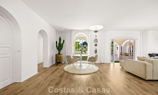 Mediterraanse, gelijkvloerse luxevilla te koop direct aan de golfbaan in Guadalmina, Marbella 800561 