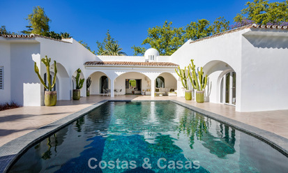 Mediterraanse, gelijkvloerse luxevilla te koop direct aan de golfbaan in Guadalmina, Marbella 800574