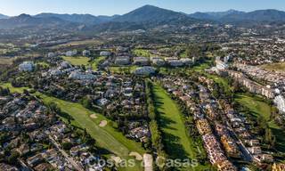 Mediterraanse, gelijkvloerse luxevilla te koop direct aan de golfbaan in Guadalmina, Marbella 800619 