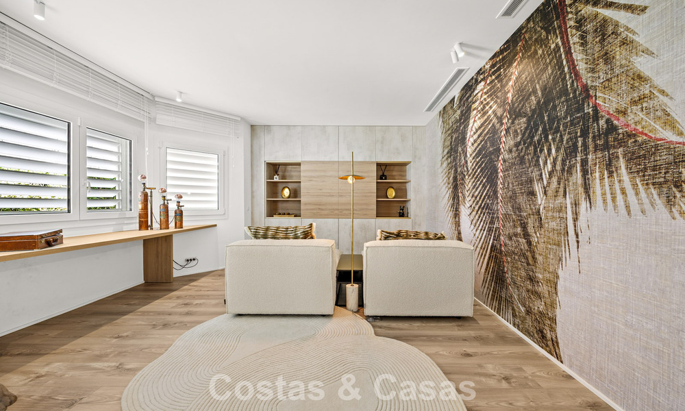 Mediterraanse, gelijkvloerse luxevilla te koop direct aan de golfbaan in Guadalmina, Marbella 800623