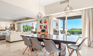 Ruime familievilla in een moderne Spaanse bouwstijl en adembenemend zeezicht te koop in Manilva, Costa del Sol 800639 