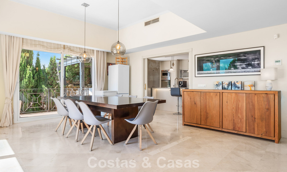 Ruime familievilla in een moderne Spaanse bouwstijl en adembenemend zeezicht te koop in Manilva, Costa del Sol 800641