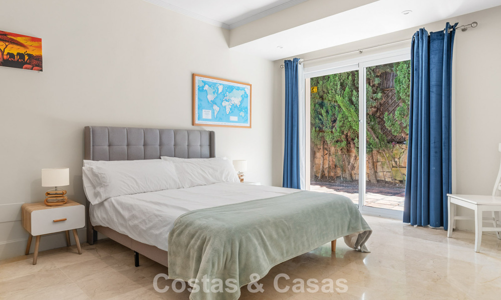 Ruime familievilla in een moderne Spaanse bouwstijl en adembenemend zeezicht te koop in Manilva, Costa del Sol 800657