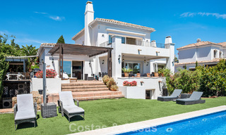 Ruime familievilla in een moderne Spaanse bouwstijl en adembenemend zeezicht te koop in Manilva, Costa del Sol 800666 