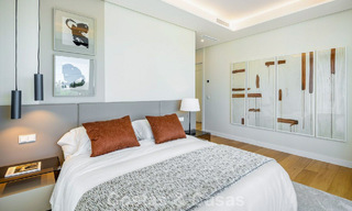 High-end luxevilla met minimalistisch design te koop in een gated urbanisatie net ten oosten van Marbella centrum 800689 