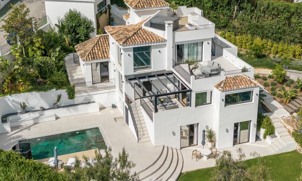 Luxueus, eigentijds gerenoveerd villa te koop in een gated community in Nueva Andalucia’s golfvallei, Marbella 800737